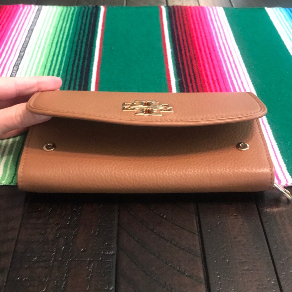 Tory Burch Britten Duo Envelope Continental Wallet - Picture 5 of 8